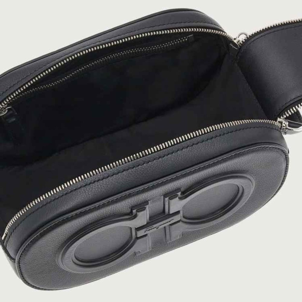 NWT Salvatore Ferragamo Men's Black Leather Double Gancio Dopp Kit Toiletry Bag - Picture 3 of 7